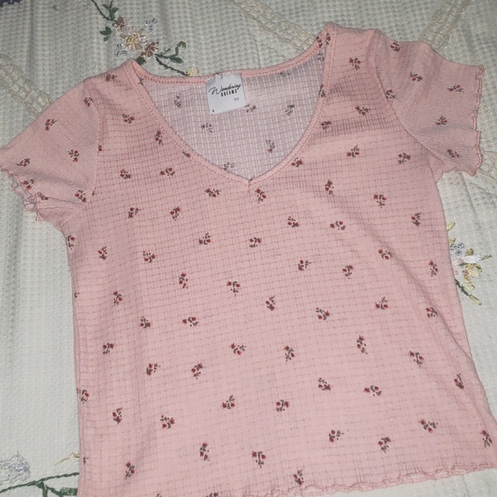 **3/$15** Wandering Dreams Peach Pink Floral short sleeve shirt